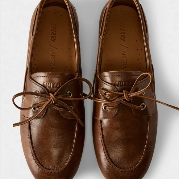 Aritzia + Sperry Brown Slip-On boat shoes!